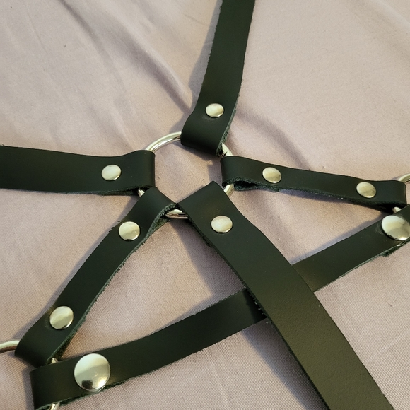 Leather fashion harness - Picture 2 of 8